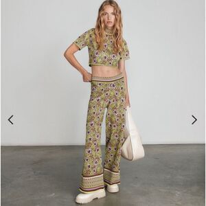 Cupcakes & Cashmere silk like pull on wide leg floral Palazzo Pants- NWOT- XS